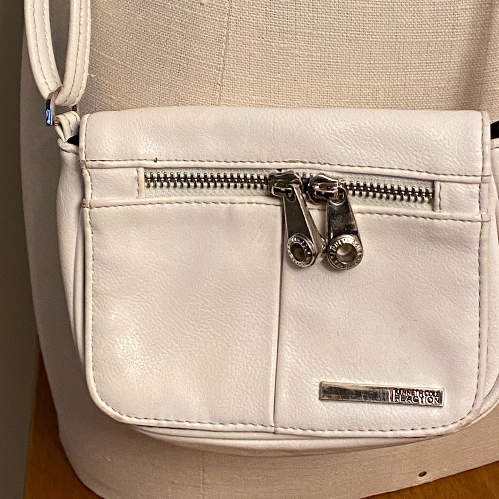 Kenneth Cole Reaction White Crossbody Mini Bag - Picture 4 of 10